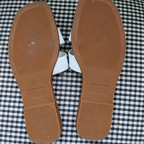 Women's White Sandles 7 - Picture 5 of 6